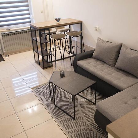 Studio Apartman Suburban Visnjevac Esterno foto