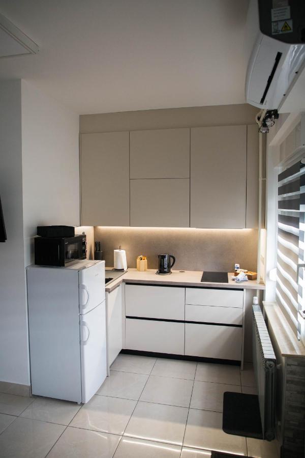 Studio Apartman Suburban Visnjevac Esterno foto